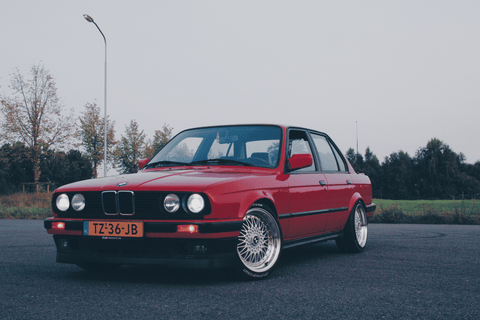 Altes Auto folieren: Sinnvoll und guter Look